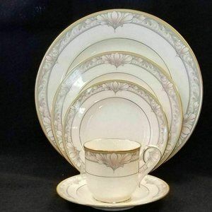 Noritake Barrymore Fine Bone China 43 pc Plate Set